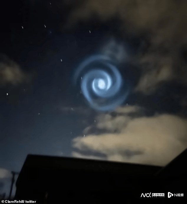 Vật thể “ngoài hành tinh” màu xanh lam xuất hiện trên bầu trời New Zealand