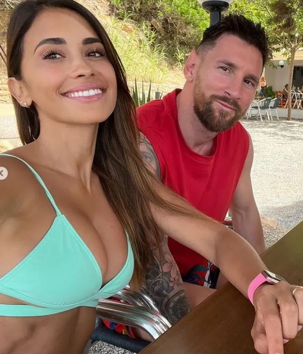 Lionel Messi và Cesc Fabregas tận hưởng kỳ nghỉ “xa hoa” trên đảo riêng Ibiza - Tây Ban Nha