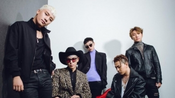 Fan Big Bang thuê xe tải biểu tình trước tòa nhà YG đòi nhóm sớm comeback