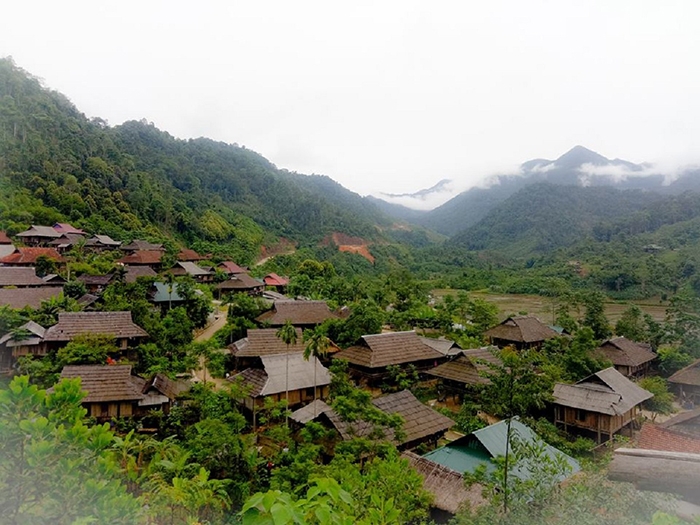Lên Mường Đán thăm làng Thái cổ Lên Mường Đán thăm làng Thái cổ