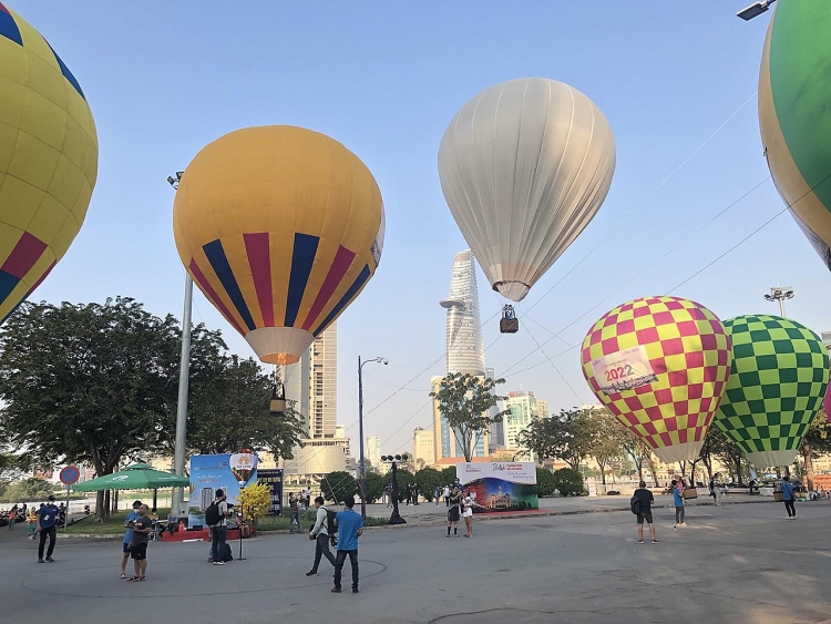 Ngày hội Khinh khí cầu hấp dẫn bên sông Sài Gòn