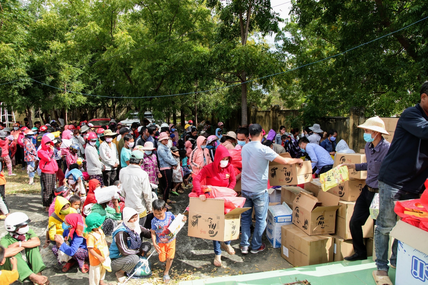Chuyện bây giờ mới kể "Những món quà mang Tết về vùng cao Ninh Thuận" Chuyện bây giờ mới kể "Những món quà mang Tết về vùng cao Ninh Thuận"