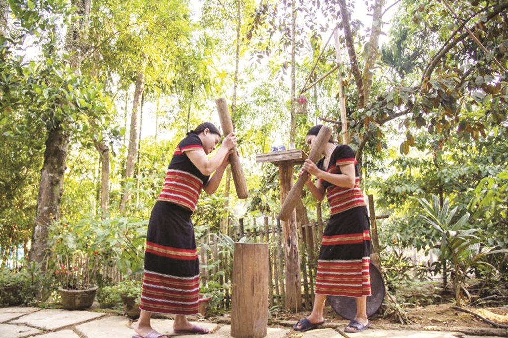 Đến A Lưới nghe khèn, ngắm núi rừng và thư giãn Đến A Lưới nghe khèn, ngắm núi rừng và thư giãn