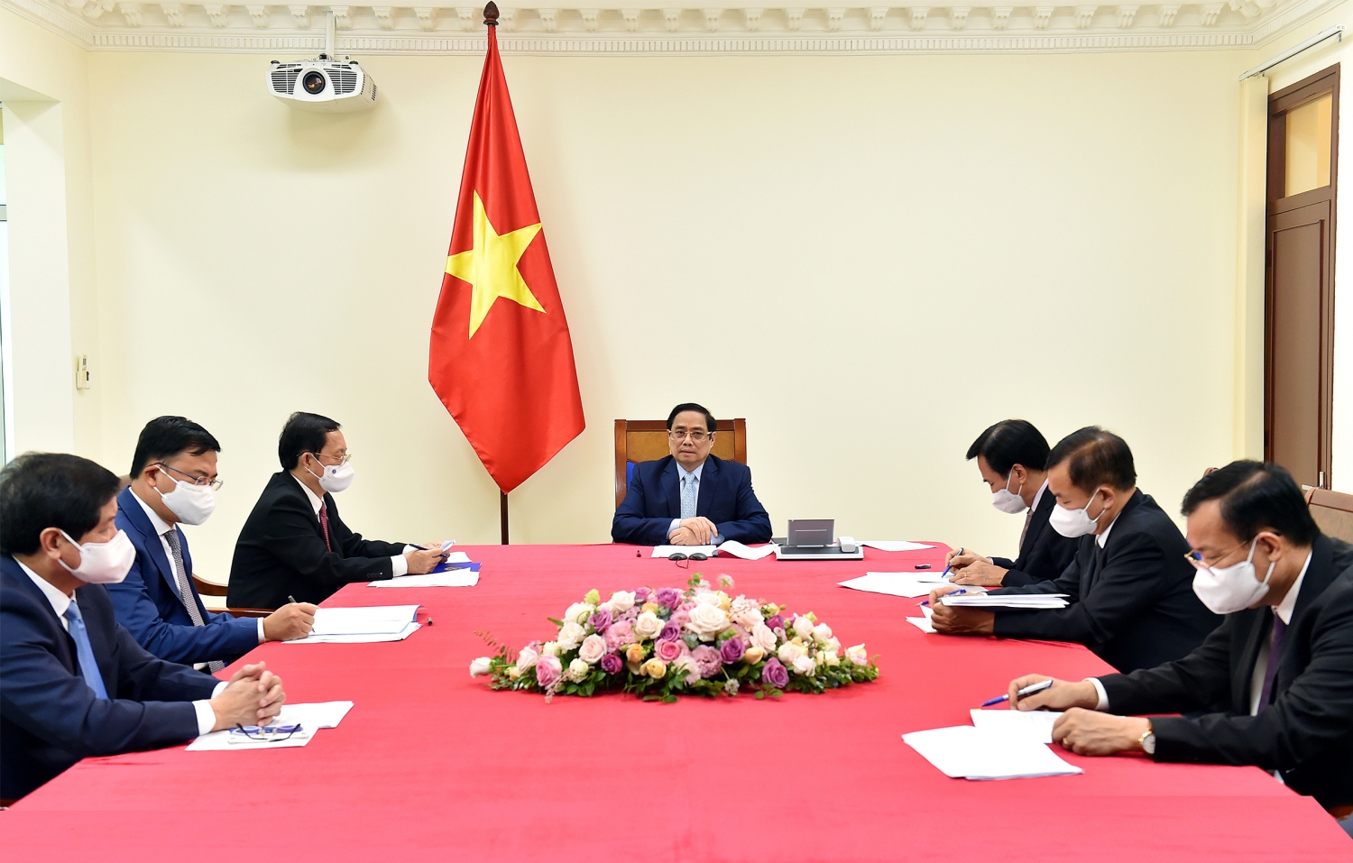 Thủ tướng Chính phủ Phạm Minh Chính điện đàm với Thủ tướng ...