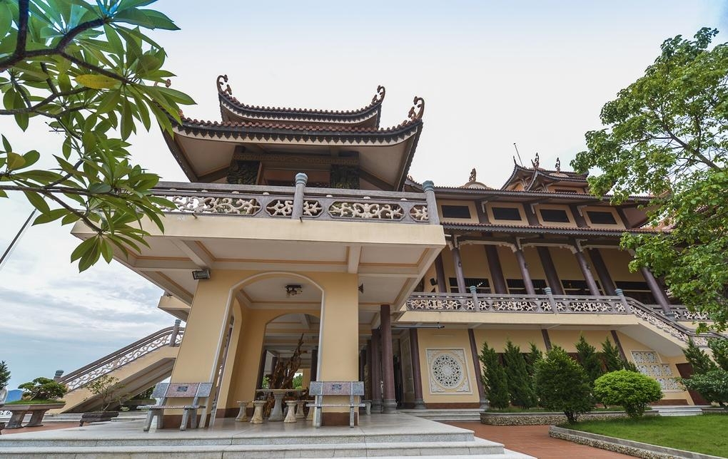 Chùa Cái Bầu - ngôi chùa ven biển đẹp nhất Quảng Ninh chua cai bau ngoi chua ven bien dep nhat quang ninh