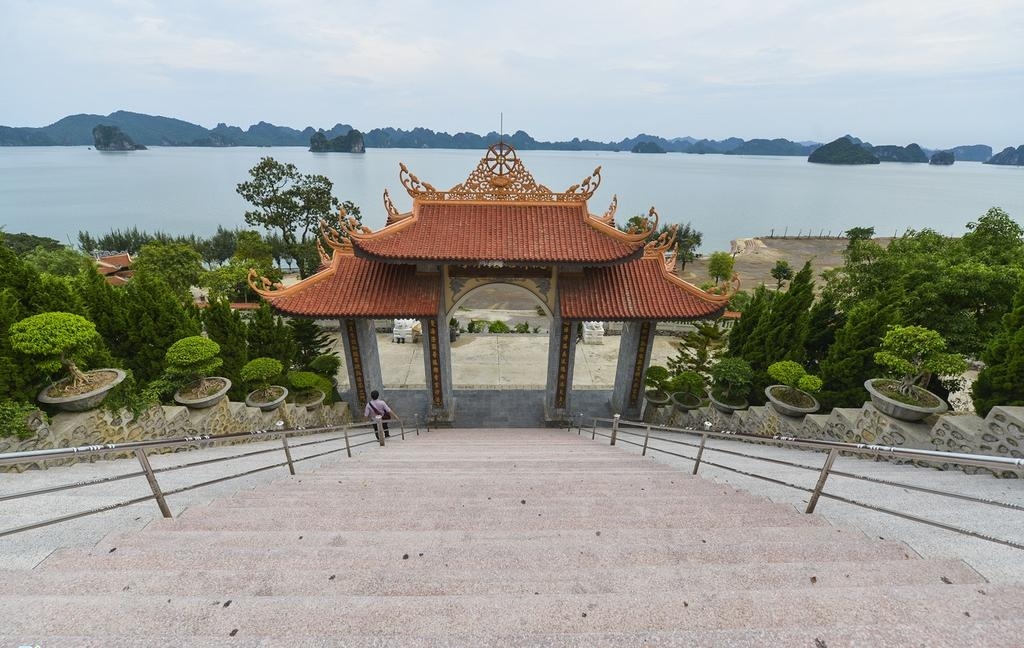 Chùa Cái Bầu - ngôi chùa ven biển đẹp nhất Quảng Ninh chua cai bau ngoi chua ven bien dep nhat quang ninh