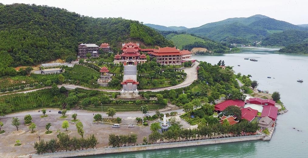 Chùa Cái Bầu - ngôi chùa ven biển đẹp nhất Quảng Ninh chua cai bau ngoi chua ven bien dep nhat quang ninh