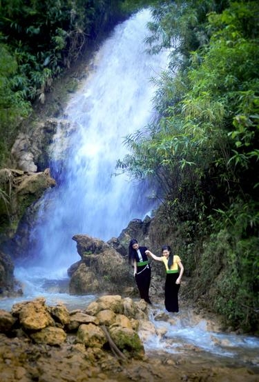Huyền ảo những thác nước nguyên sơ ở Mường Trời Huyền ảo những thác nước nguyên sơ ở Mường Trời