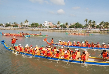 le hoi boi chai thuyen rong ha noi 2019 hua hen tranh tai gay can