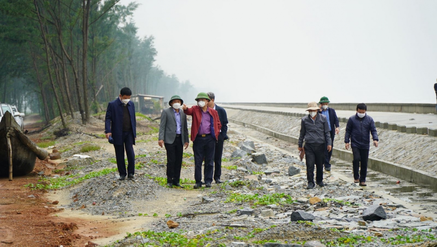Thừa Thiên Huế: Cần triển khai phương án xử lý tình trạng sạt lở các bờ biển