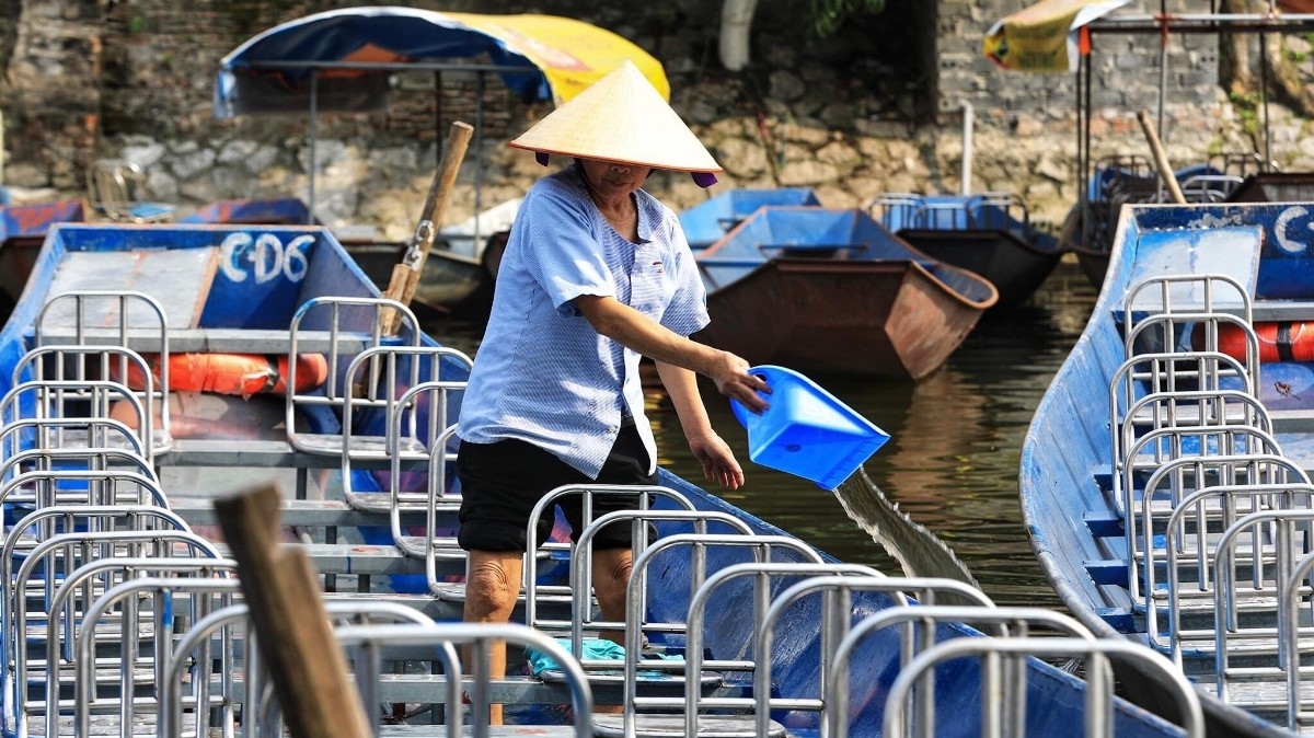 Tháng ba, vãn cảnh chùa Hương