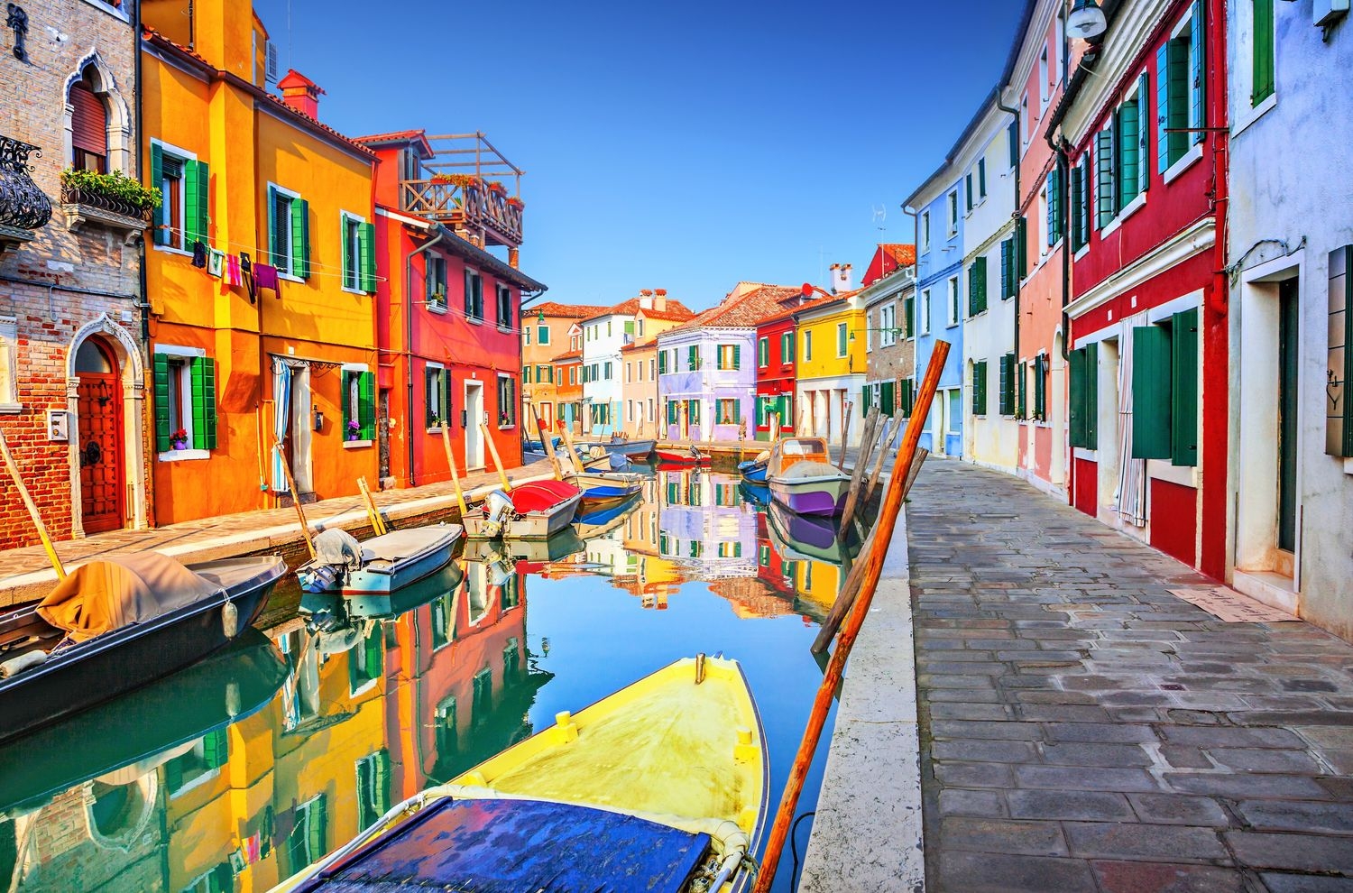 Ghé thăm Burano - Ngôi làng rực rỡ sắc màu của nước Ý
