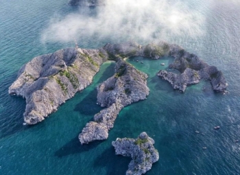 Đảo Long Châu - Vẻ đẹp hoang sơ, kỳ vĩ giữa vịnh Lan Hạ