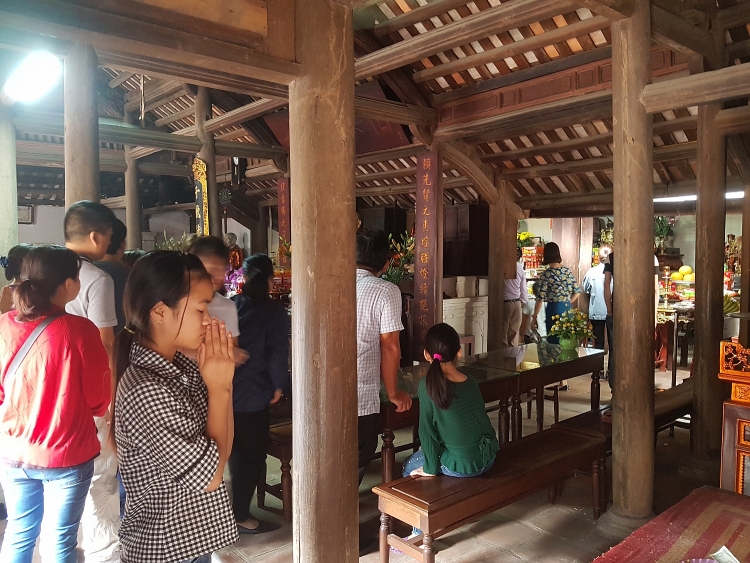 Đầu năm vãn cảnh chùa Tây Phương dau nam van canh chua tay phuong