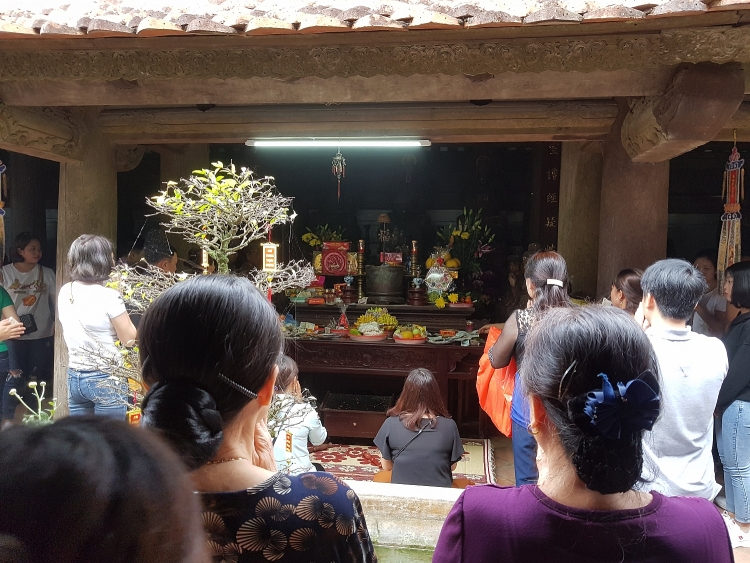 Đầu năm vãn cảnh chùa Tây Phương dau nam van canh chua tay phuong