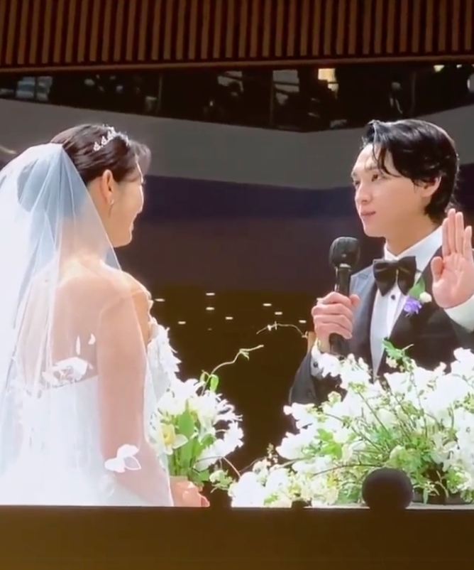 Khung cảnh đám cưới sang trọng của Park Shin Hye và tài tử Choi Tae Joon