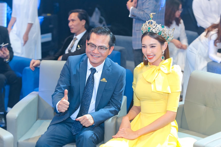 Sao Việt ngày 26/1/2022:  Jun Phạm và Sam hẹn hò?