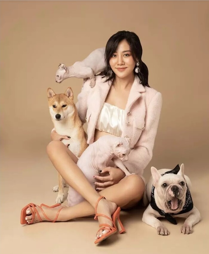 Tin hot giải trí ngày 15/7: Bảo Anh diện đồ dịu dàng, cùng thú cưng Tin hot giải trí ngày 15/7: Bảo Anh diện đồ dịu dàng, cùng thú cưng