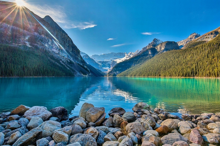 Những hồ nước đẹp nhất Canada
