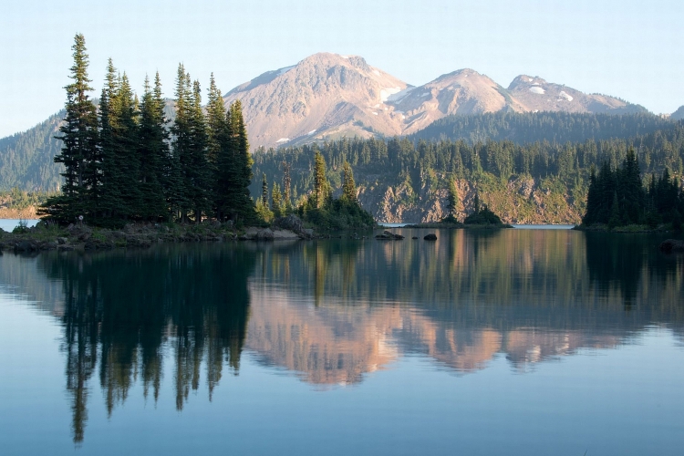 Những hồ nước đẹp nhất Canada