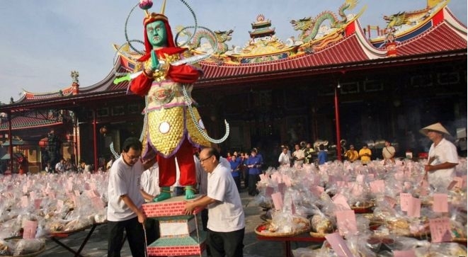 Điểm danh những nước có tập tục cúng tháng cô hồn ở trên thế giới cung petrotimes tim hieu tap tuc cung thang co hon o mot so quoc gia tren the gioi