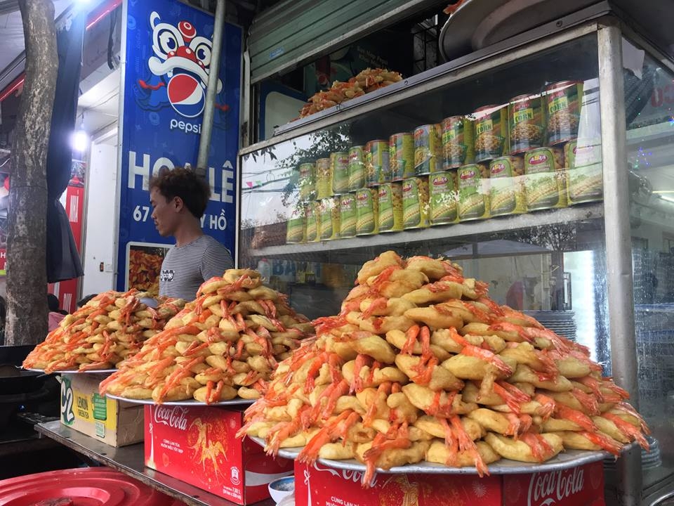 Hà Nội: Người dân thủ đô và du khách thập phương đi lễ Phủ Tây Hồ ngày đầu Xuân ha noi nguoi dan thu do va du khach thap phuong di le phu tay ho ngay dau xuan