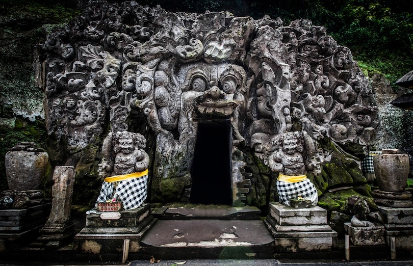 Cảm nhận không gian yên bình tại những ngôi đền ở Indonesia