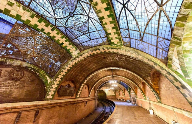 Choáng ngợp trước những ga tàu điện ngầm đẹp nhất thế giới