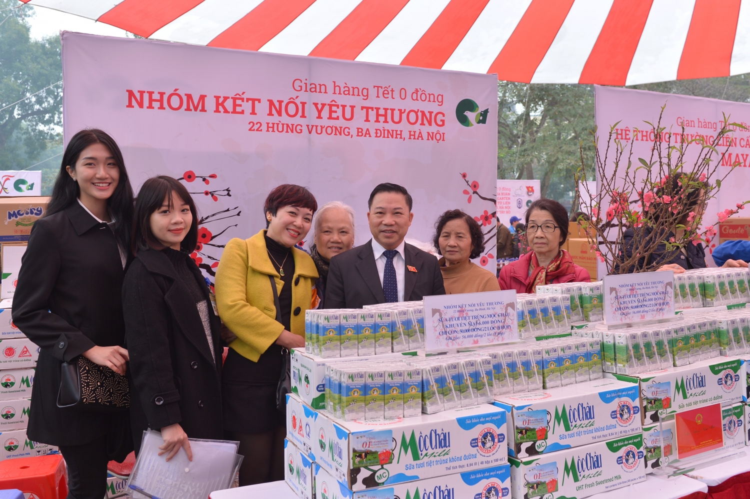 Xúc động phiên chợ Tết 0 đồng 2019 phien cho tet 0 dong 2019