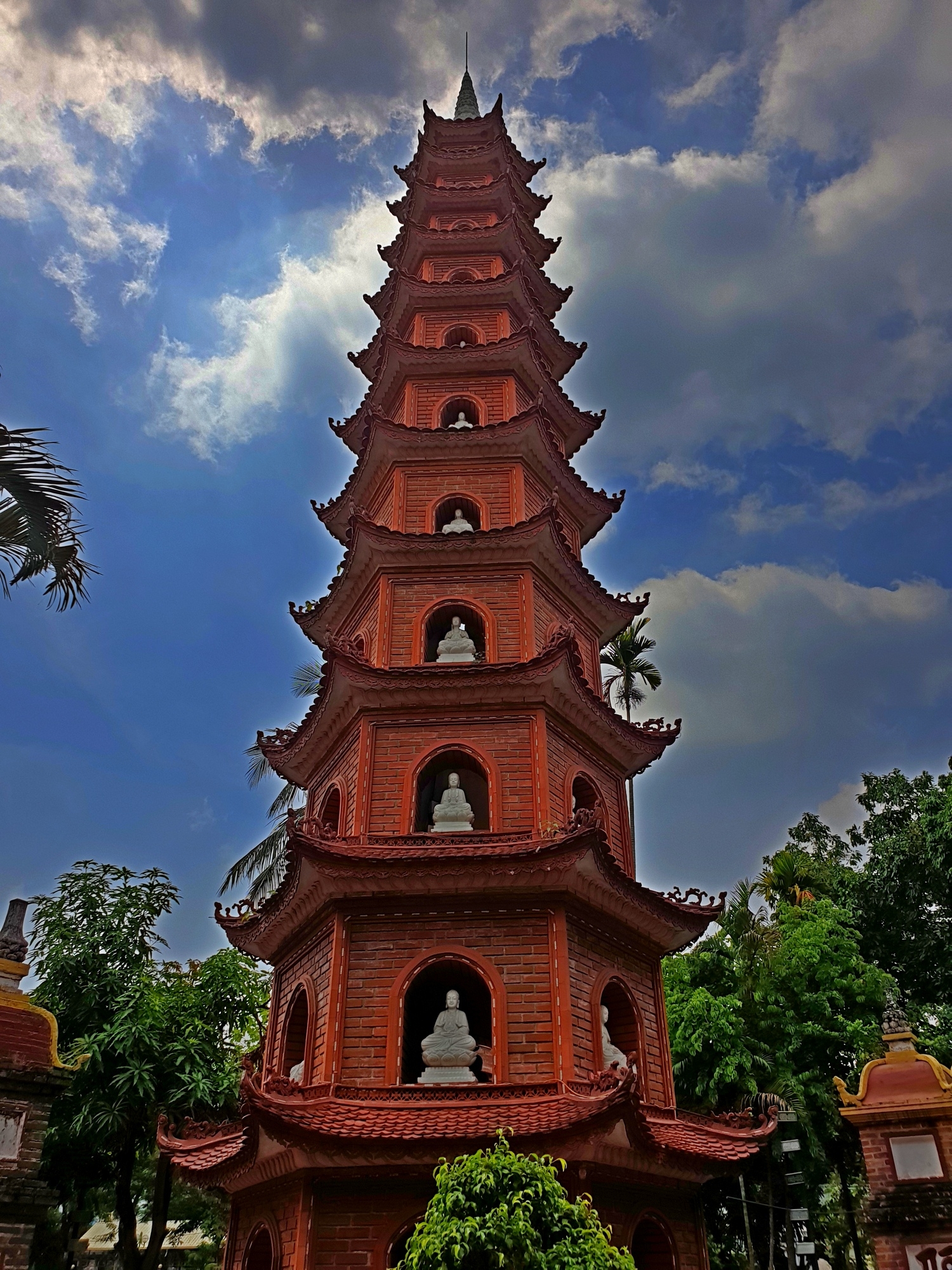 Ngắm vẻ đẹp của ngôi chùa thiêng giữa thủ đô Ngắm vẻ đẹp của ngôi chùa thiêng giữa thủ đô