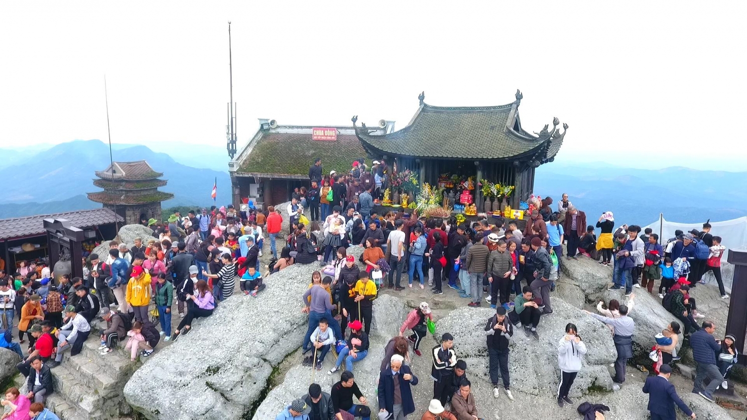 Non thiêng Yên Tử ngày xuân non thieng yen tu ngay xuan
