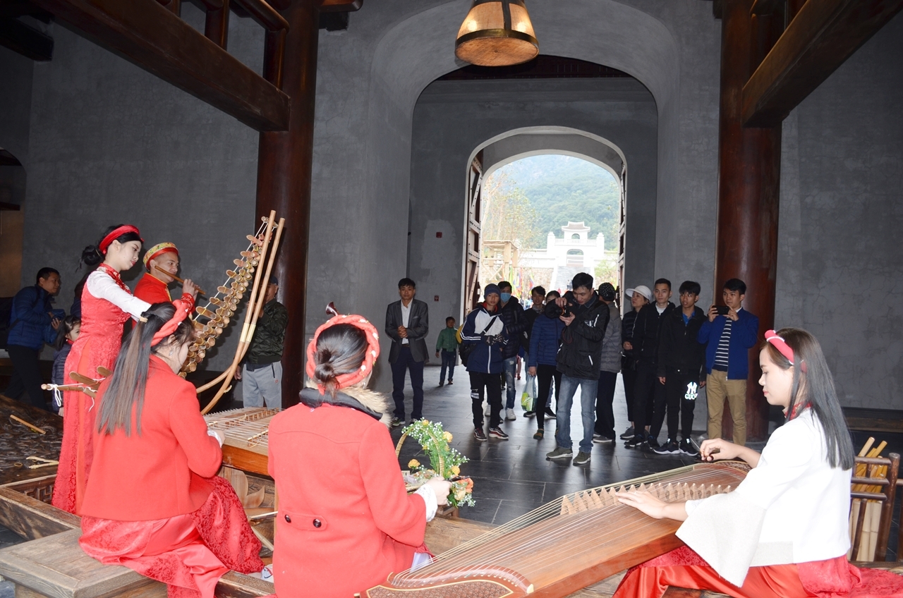 Non thiêng Yên Tử ngày xuân non thieng yen tu ngay xuan