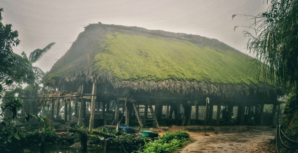 Khuổi My – Hà Giang: rêu phong, sương mù và bếp lửa Khuổi My - Hà Giang: Rêu phong, sương mù và bếp lửa