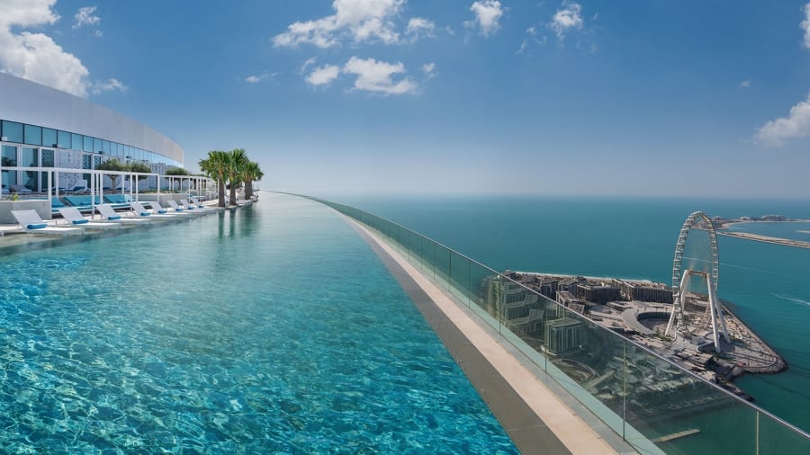 Bể bơi vô cực cao nhất thế giới ở Dubai Bể bơi vô cực cao nhất thế giới ở Dubai