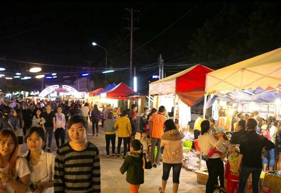 Ninh Thuận: Buổi tối khám phá Chợ đêm nhộn nhịp