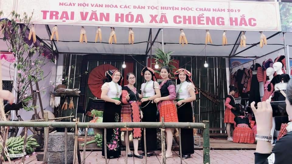 Sôi nổi các hoạt động Ngày hội văn hóa các dân tộc huyện Mộc Châu soi noi cac hoat dong ngay hoi van hoa cac dan toc huyen moc chau