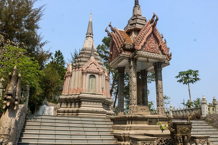Chùa Phật đứng- Chùa Phật nằm chua phat dung chua phat nam