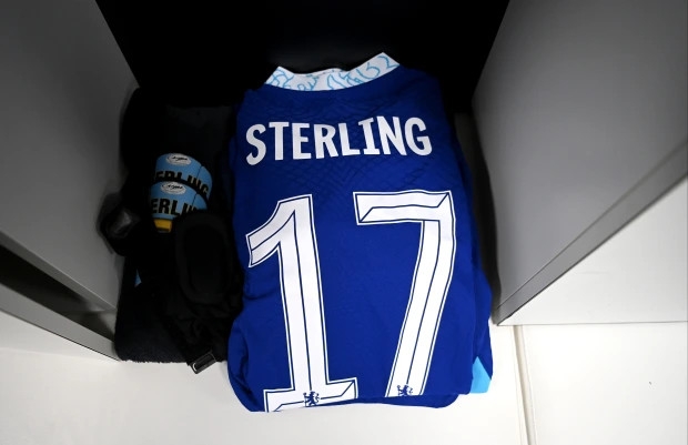 Chelsea có sẵn áo số 9, nhưng Raheem Sterling không dám chọn
